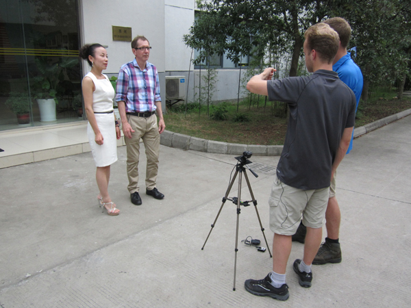 荷蘭電視臺(tái)的依斯倍之行