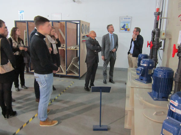 荷蘭海牙商學(xué)院的依斯倍之行