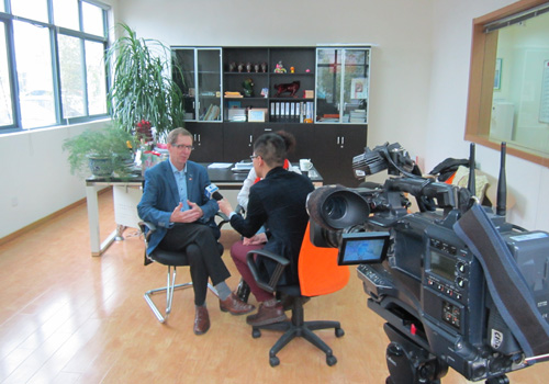 依斯倍新聞采訪