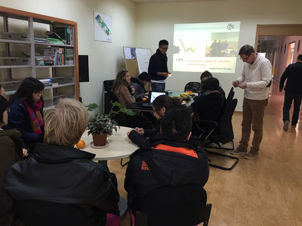 復(fù)旦大學(xué)國(guó)際文化交流學(xué)院留學(xué)生參觀依斯倍