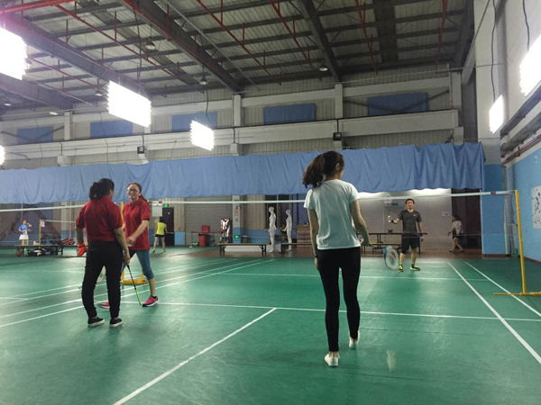 依斯倍環(huán)保工會(huì)組織羽毛球活動(dòng)