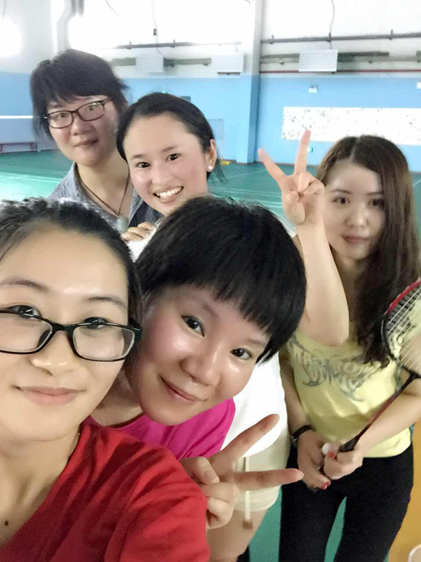 依斯倍環(huán)保工會(huì)組織羽毛球活動(dòng)