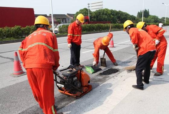 38℃高溫，這些身影讓你看到哭