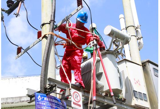 38℃高溫，這些身影讓你看到哭