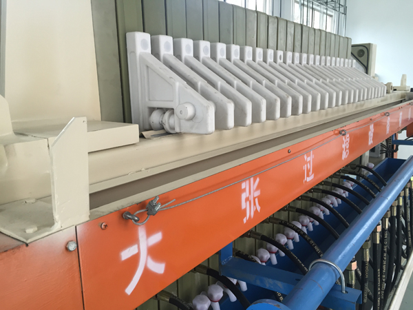 影響污水處理設(shè)備使用效果主要因素