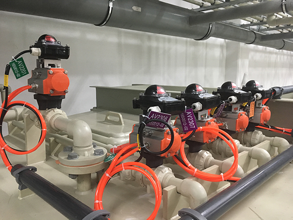 環(huán)保生產(chǎn)設(shè)備車(chē)間中管子鉸版的操作方法