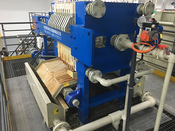 污水處理設(shè)備中常見防腐工藝玻璃鋼FRP優(yōu)缺點(diǎn)是什么