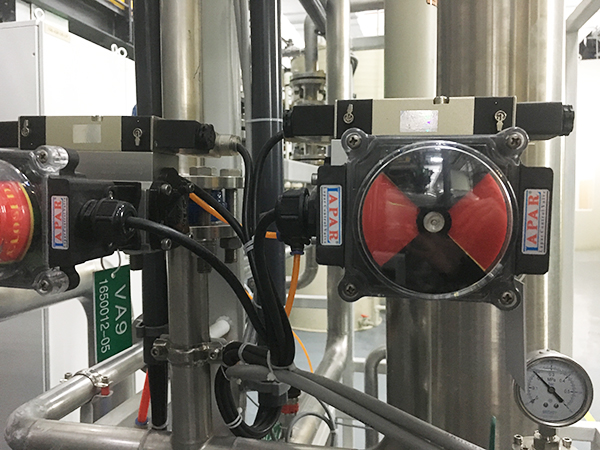 外資環(huán)保公司生產(chǎn)車間中擠出式焊接的特點和焊道處理