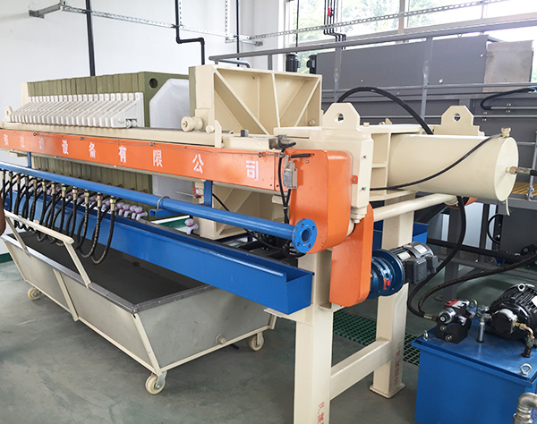 立式壓濾機(jī)的特點(diǎn)及維護(hù)保養(yǎng)