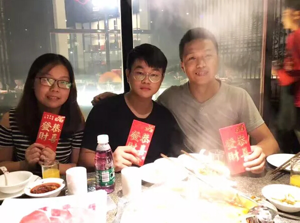 依斯倍環(huán)保聚餐活動歡聲笑語，還有紅包拿哦