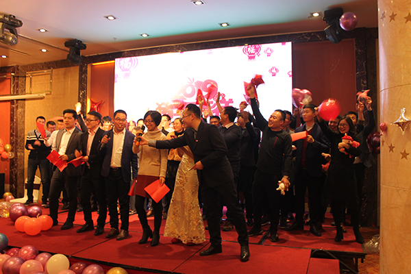 2019依斯倍環(huán)保年會集體大合唱