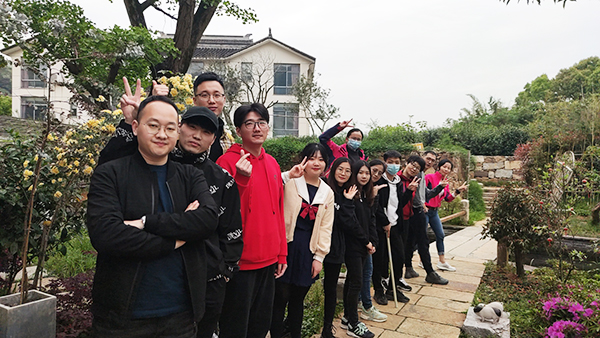 2020依斯倍環(huán)保營銷團(tuán)隊(duì)?wèi)敉馔卣孤糜位顒? width=