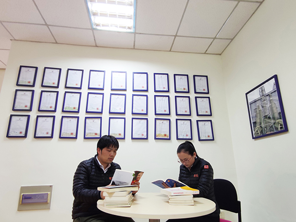 世界讀書日，依斯倍環(huán)保號召大家一起學(xué)習(xí)閱讀