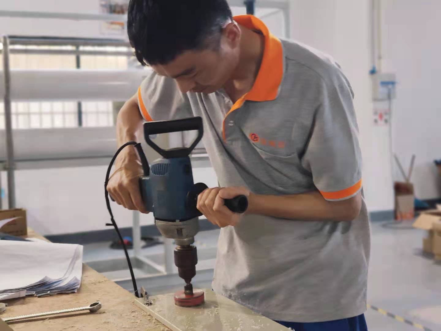 高溫下的環(huán)保人，天氣很熱，你們卻很美!