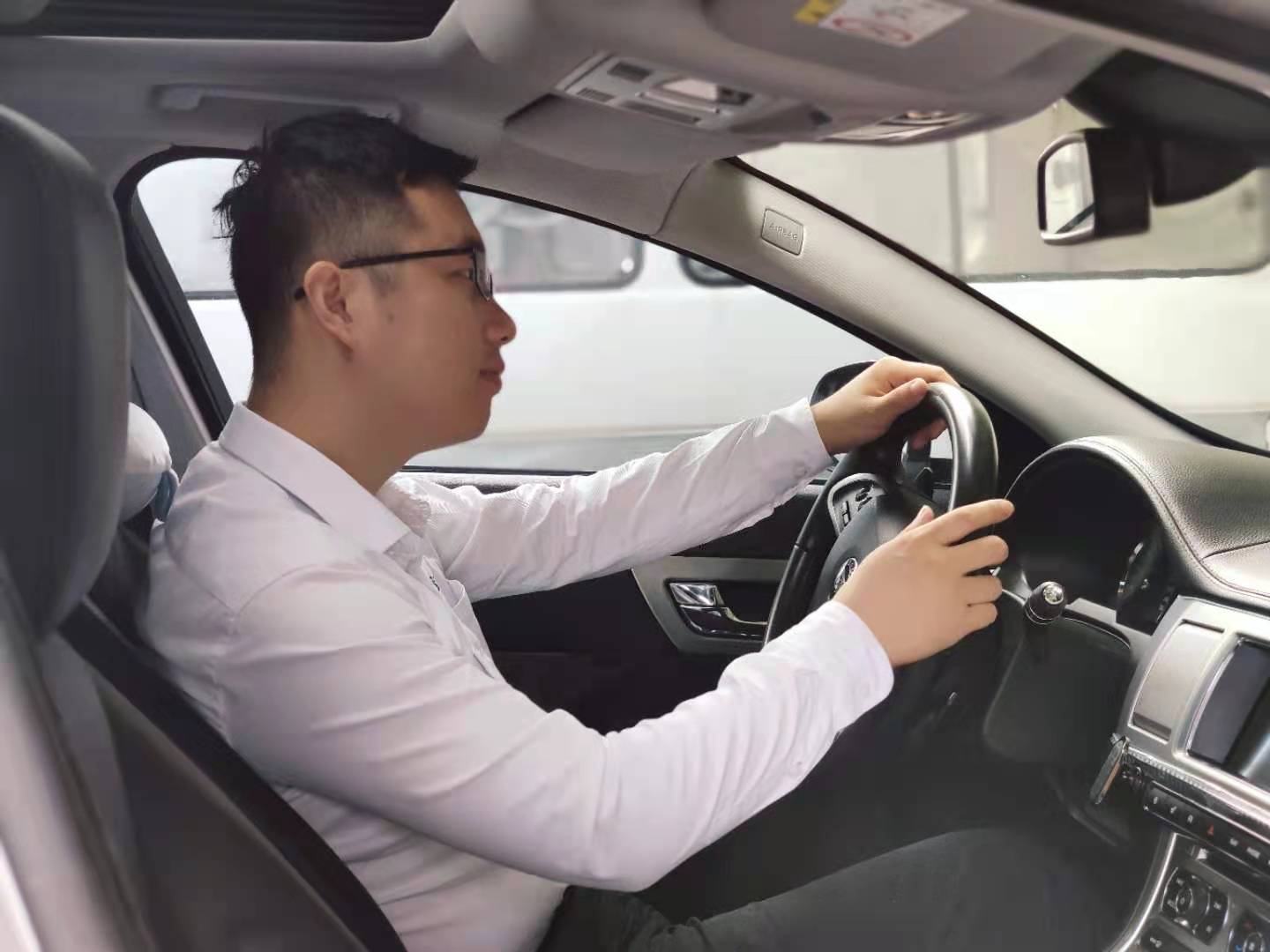 高溫下的環(huán)保人，天氣很熱，你們卻很美!