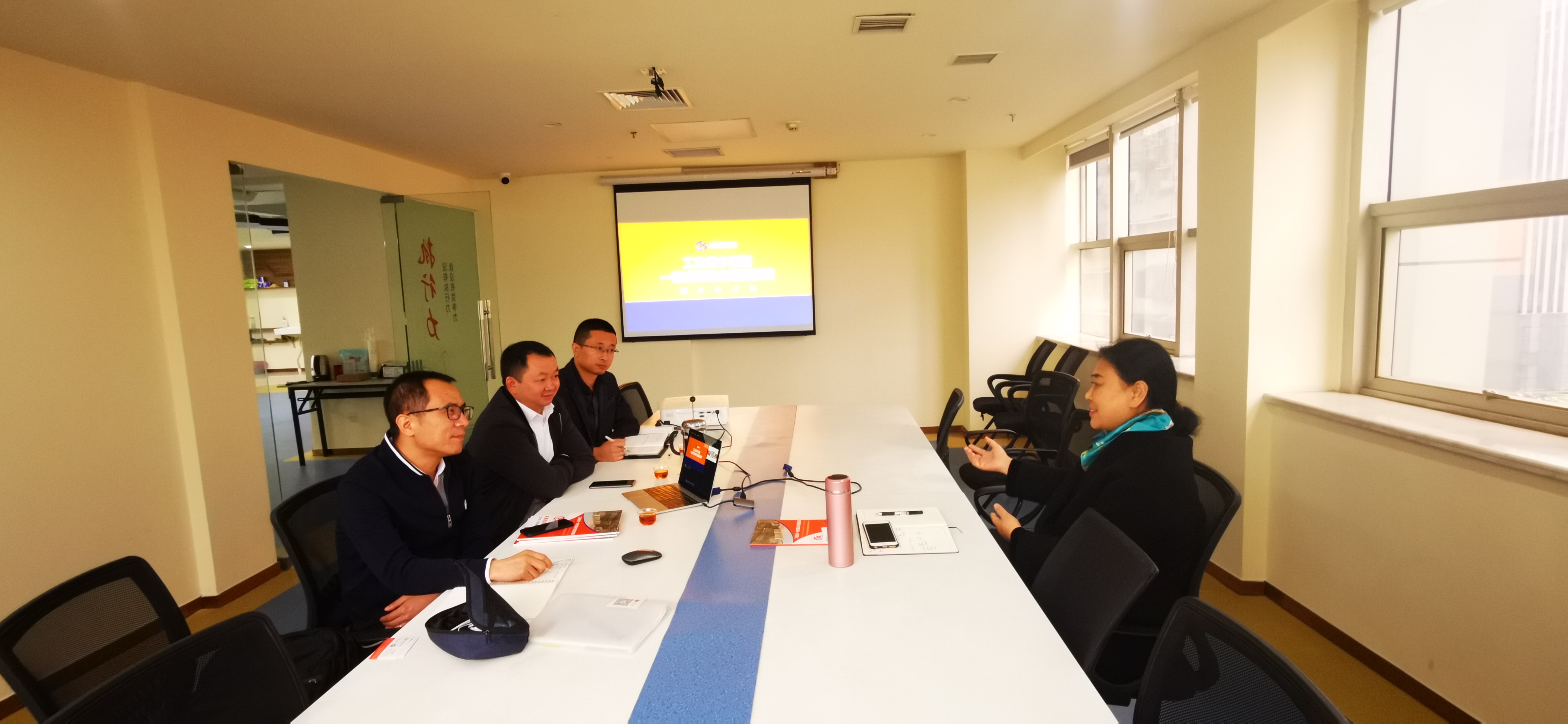 重慶依斯倍和重慶市循環(huán)經(jīng)濟協(xié)會交流探討