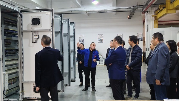 蘇州市蘇臺工商協(xié)進(jìn)會(huì)領(lǐng)導(dǎo)一行考察依斯倍環(huán)保裝備科技有限公司