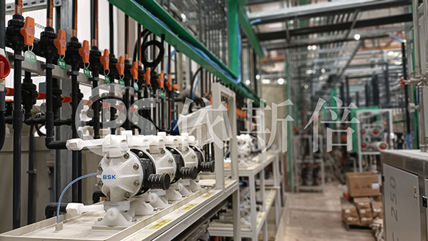 化工產(chǎn)業(yè)作為現(xiàn)代經(jīng)濟(jì)的支柱之一，其生產(chǎn)過(guò)程中產(chǎn)生的廢水問(wèn)題一直是環(huán)保領(lǐng)域的難題。接下來(lái)由依斯倍小編介紹高氨氮廢水處理。