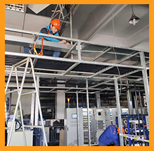 五一加班加點(diǎn)奮斗在一線