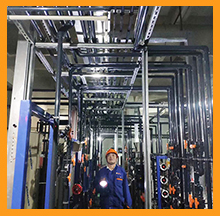 五一加班加點(diǎn)奮斗在一線