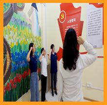 依斯倍黨員們?nèi)朦h宣誓活動(dòng)