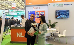 環(huán)博會官方對依斯倍環(huán)保副總經(jīng)理和研發(fā)總監(jiān)劉方榮進(jìn)行了采訪